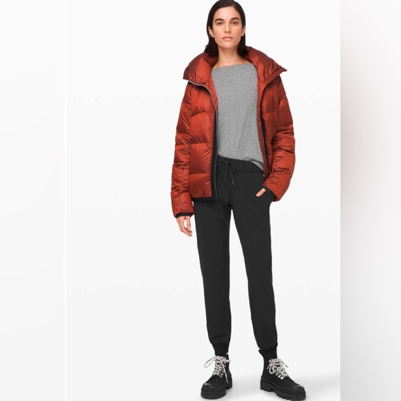 Lululemon on the fly jogger luxtreme black sz 8 - Picture 1 of 9